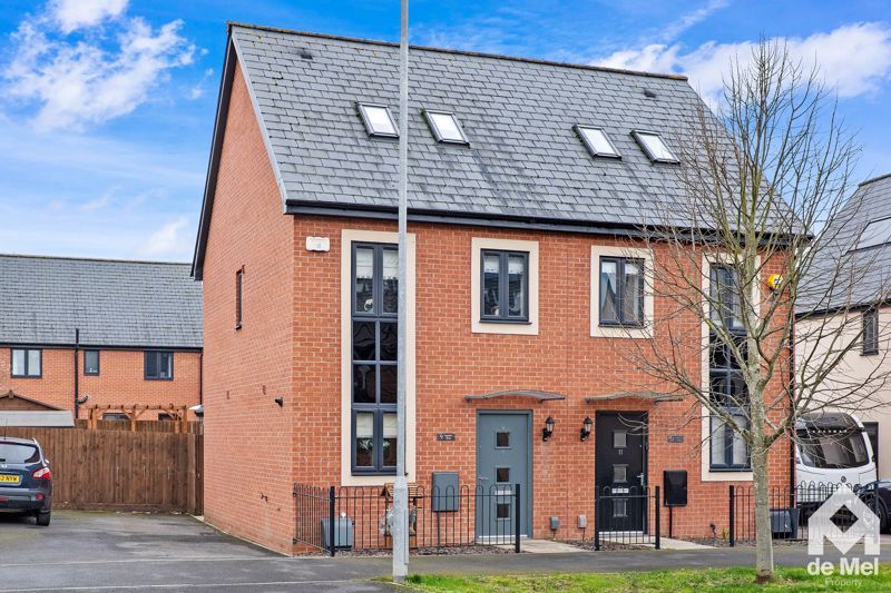 Property photo 1 of 13 Photo 12