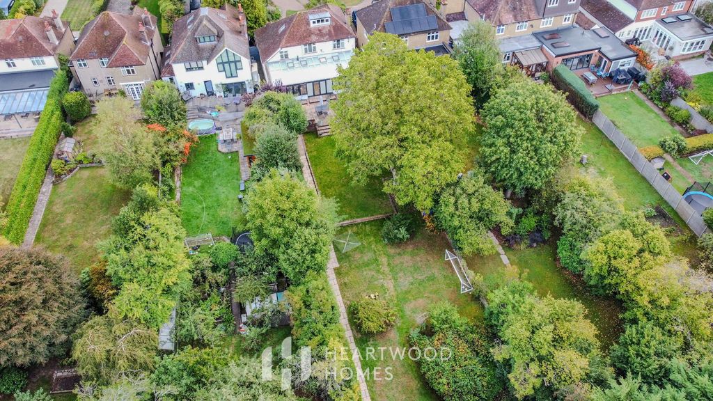 Property photo 1 of 31