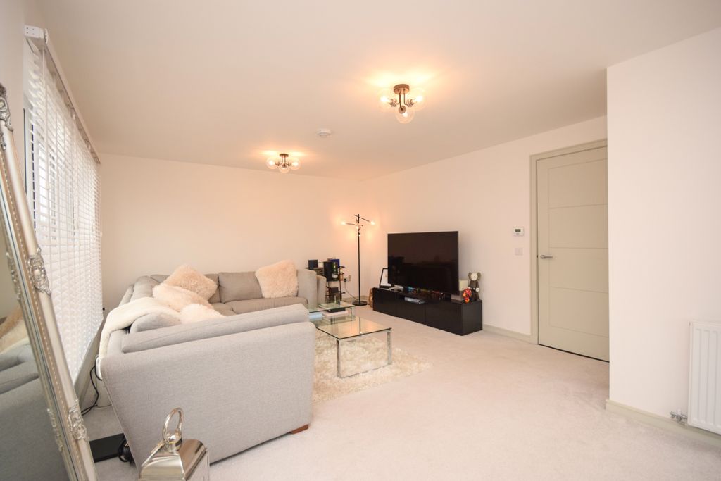 Property photo 3 of 24