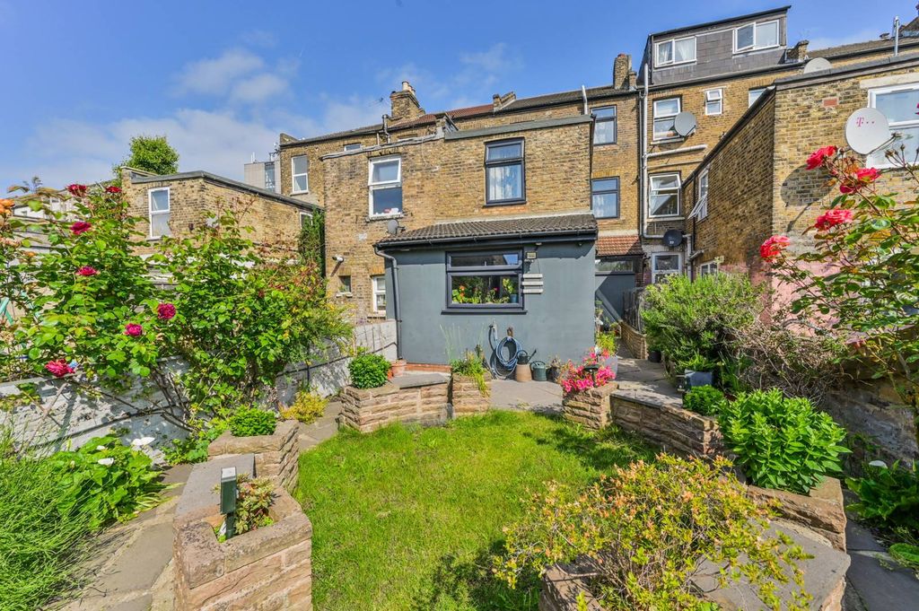 Property photo 1 of 25