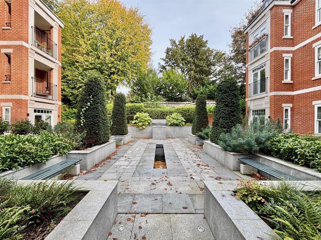 Property photo 3 of 18 Gdn6.Jpg