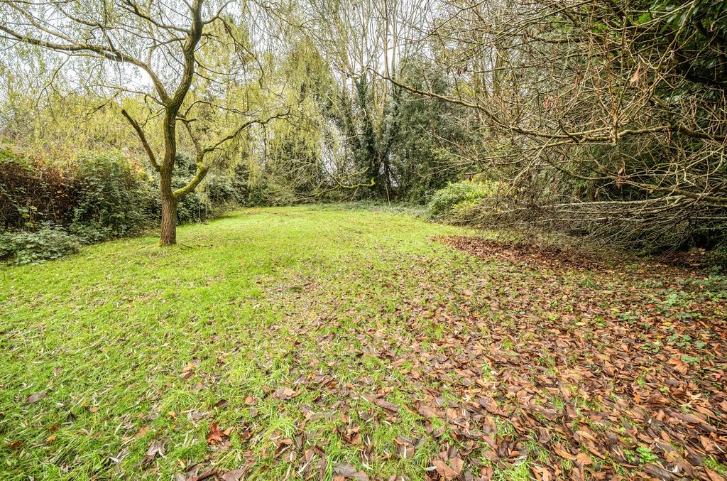 Property photo 3 of 17 1384368-13-69286c...