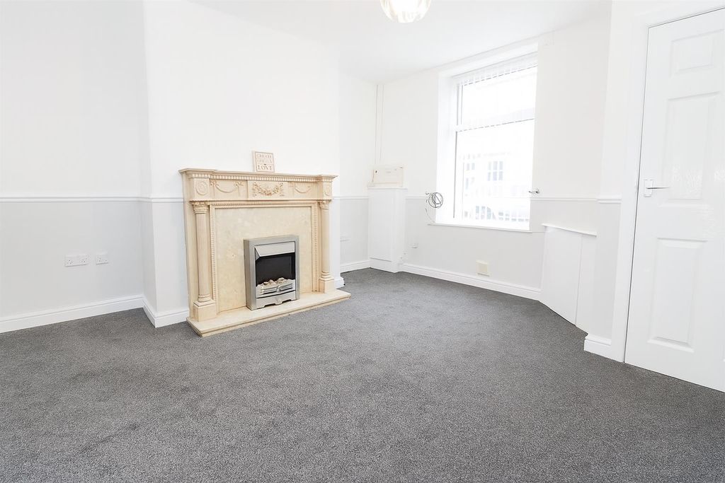 Property photo 3 of 6