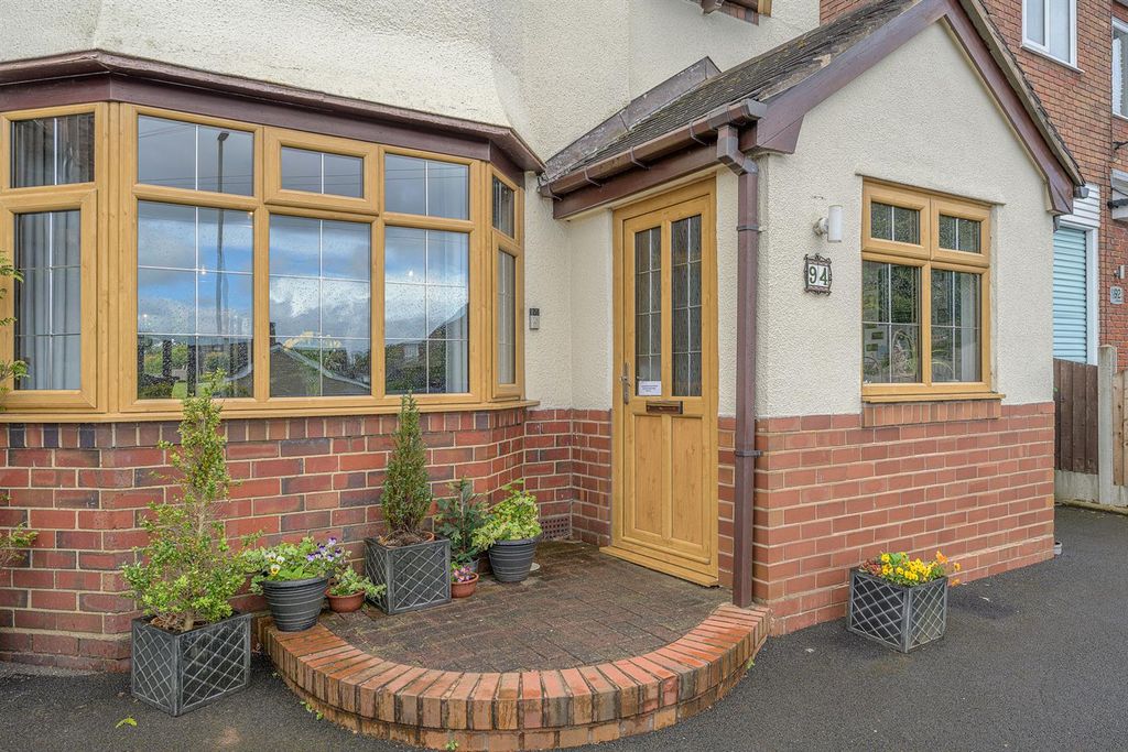 Property photo 2 of 35