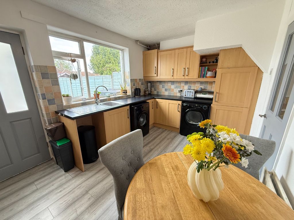 Property photo 3 of 13 5196194