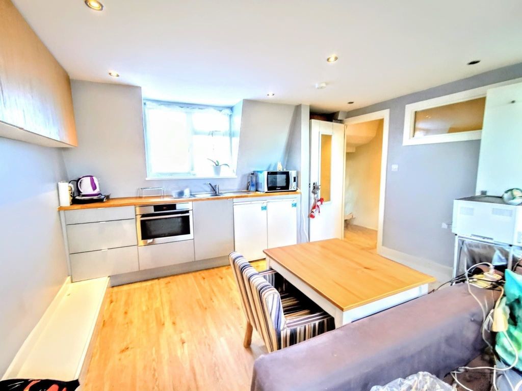 Property photo 2 of 3