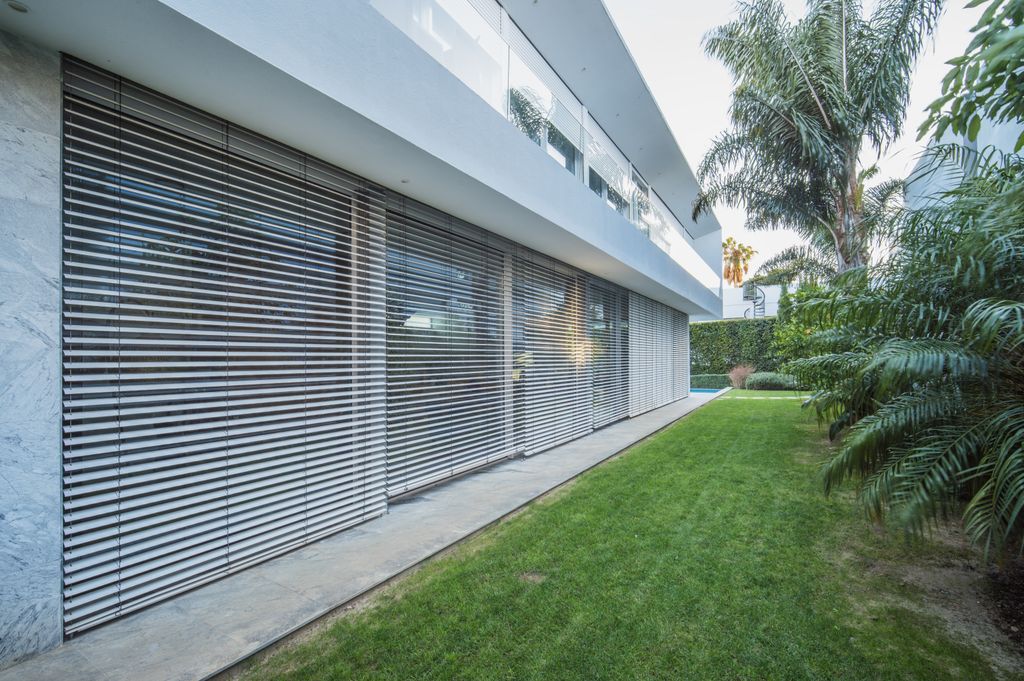 Property photo 1 of 30