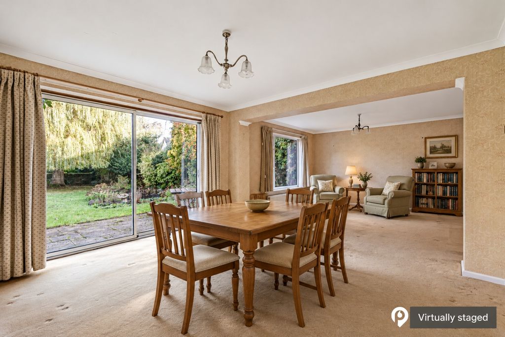 Property photo 3 of 29 Dining/Snug