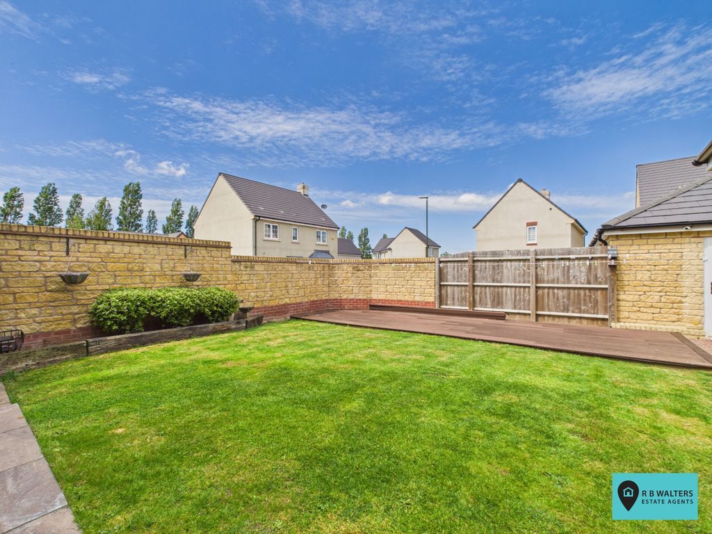 Property photo 3 of 18 Photo 8