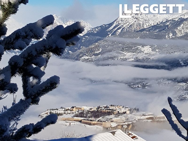 Property photo 3 of 10