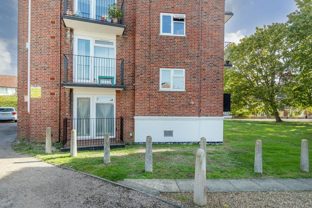 Property photo 1 of 7