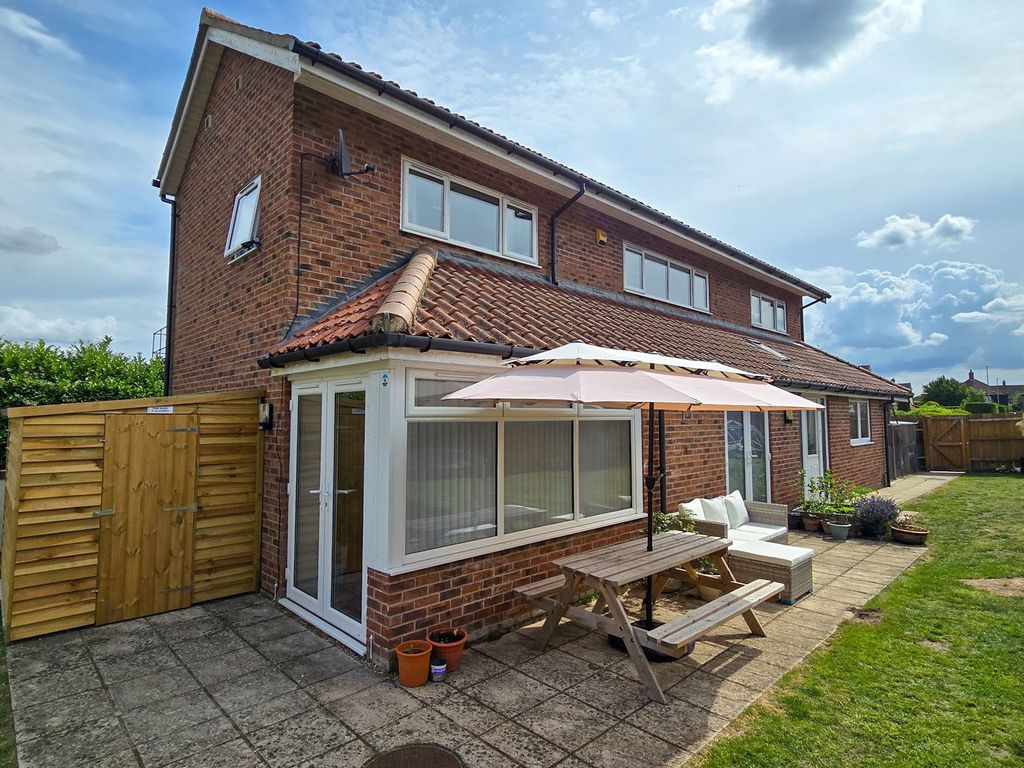 Property photo 2 of 35