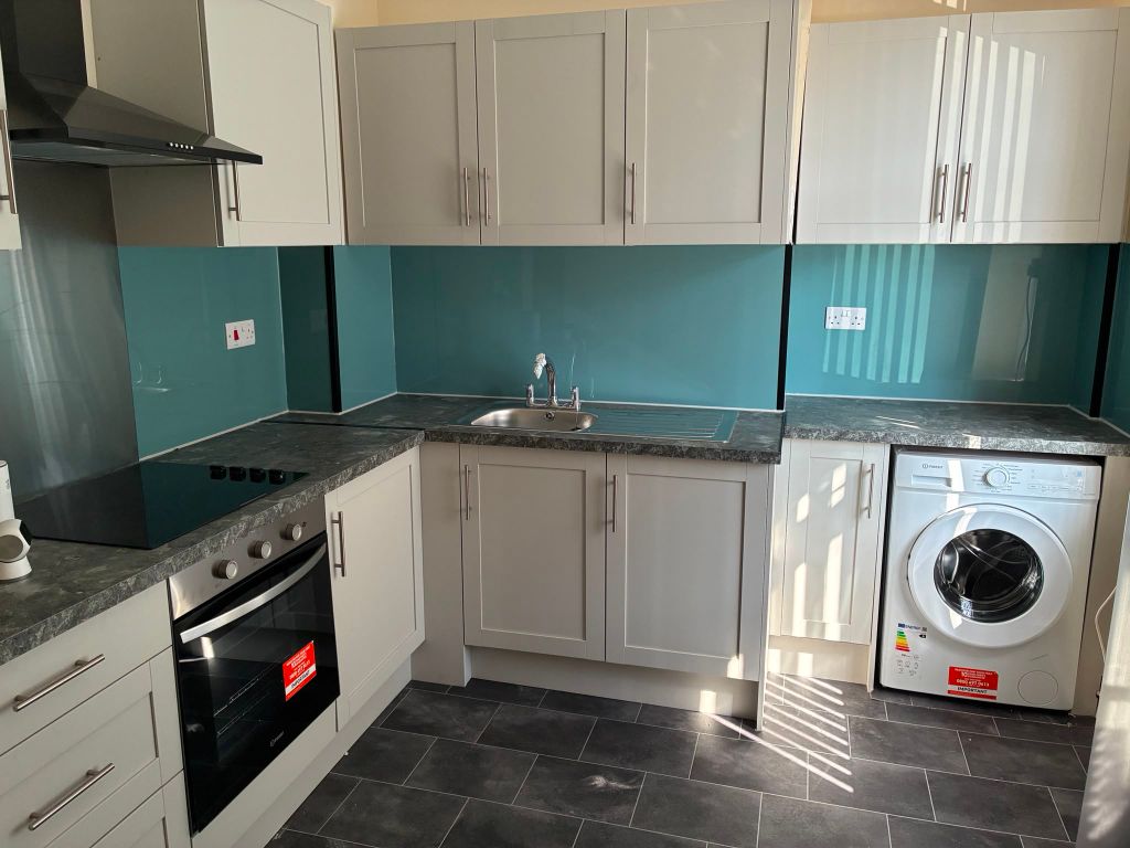 Property photo 2 of 6 Kitchen