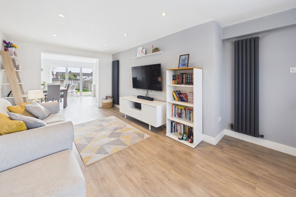 Property photo 2 of 22