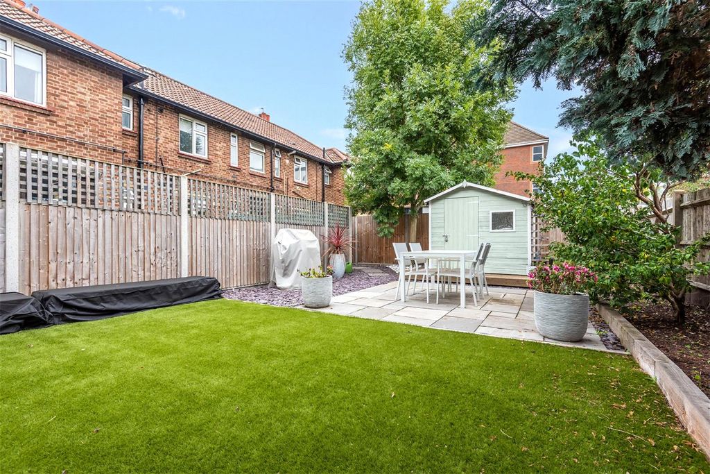 Property photo 3 of 12 11