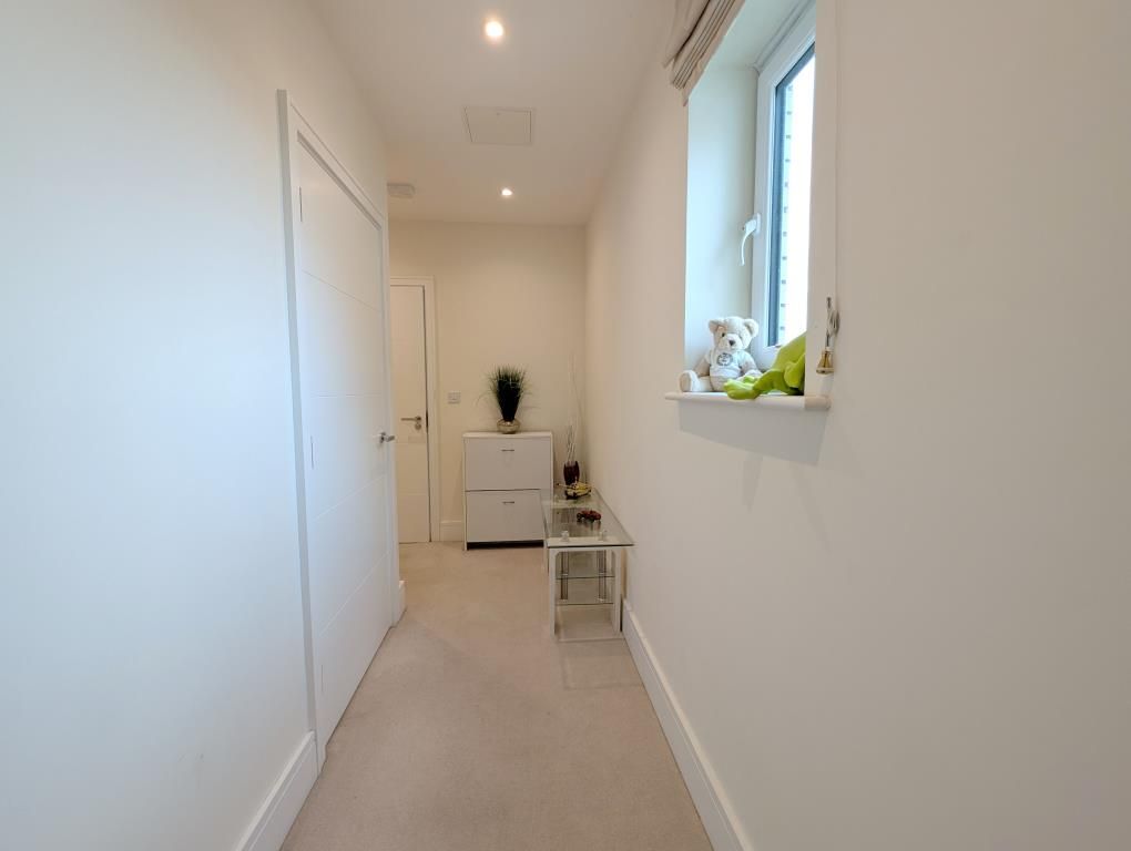 Additional image 16 of 2 bed flat for saleGreen Park, Reading, Berkshire RG2