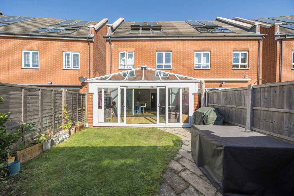 Property photo 3 of 19 1357730-2-68cd495...