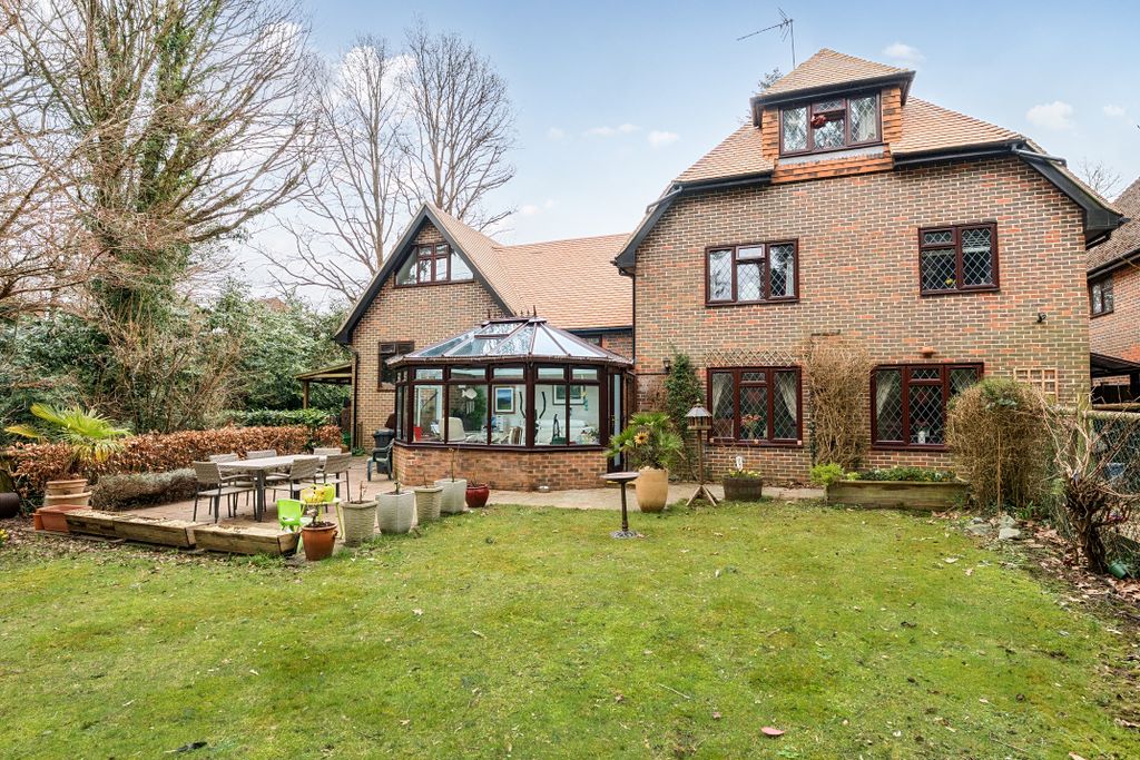 Property photo 2 of 11