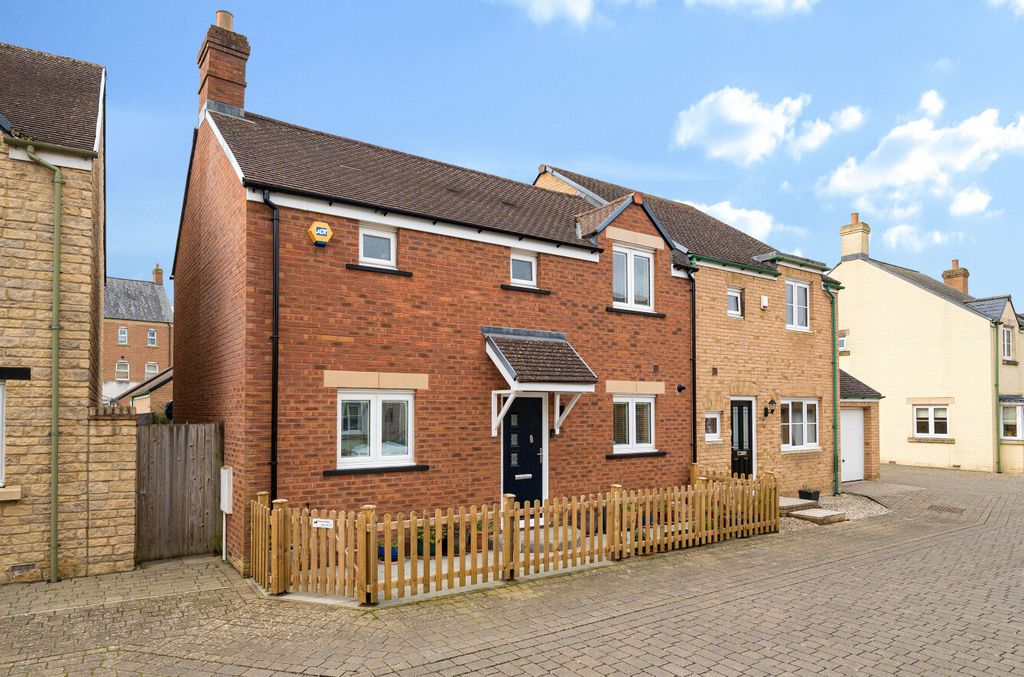 Property photo 1 of 12 1436651269ce6Fdd02F36