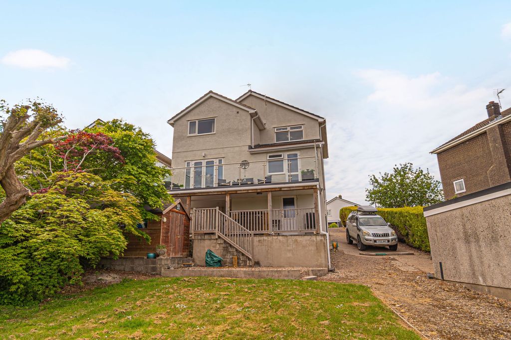 Property photo 1 of 52