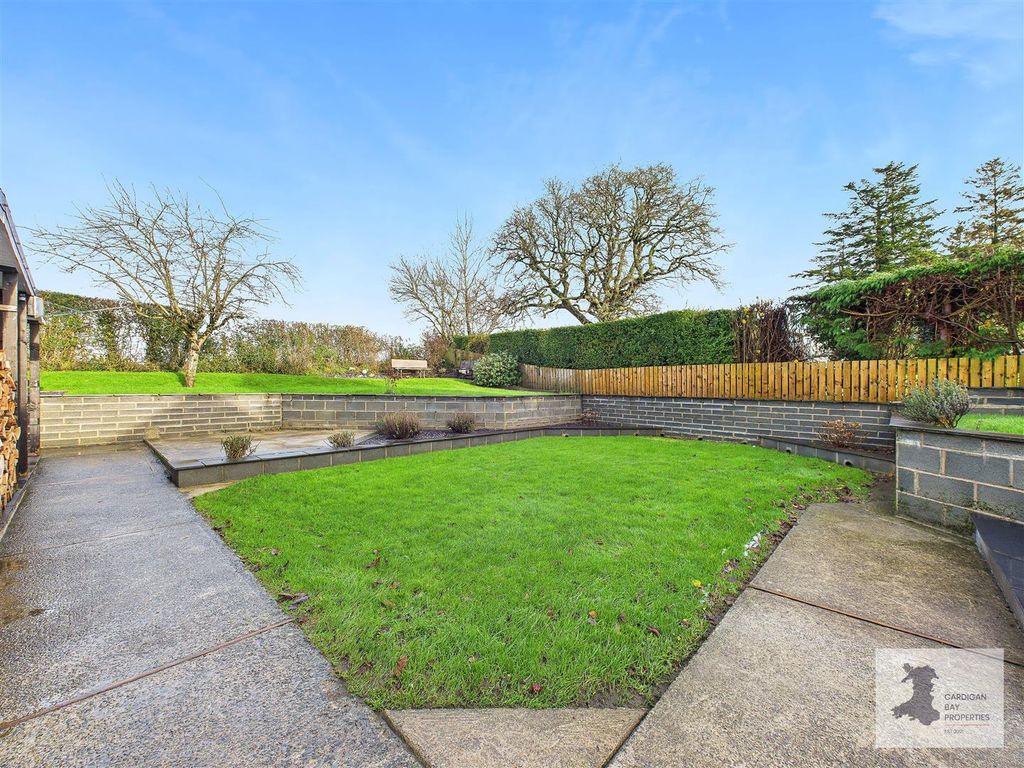 Property photo 2 of 40 Garden