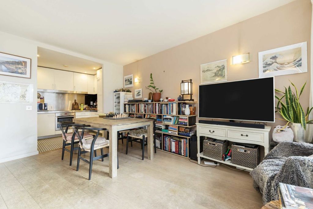 Property photo 3 of 7