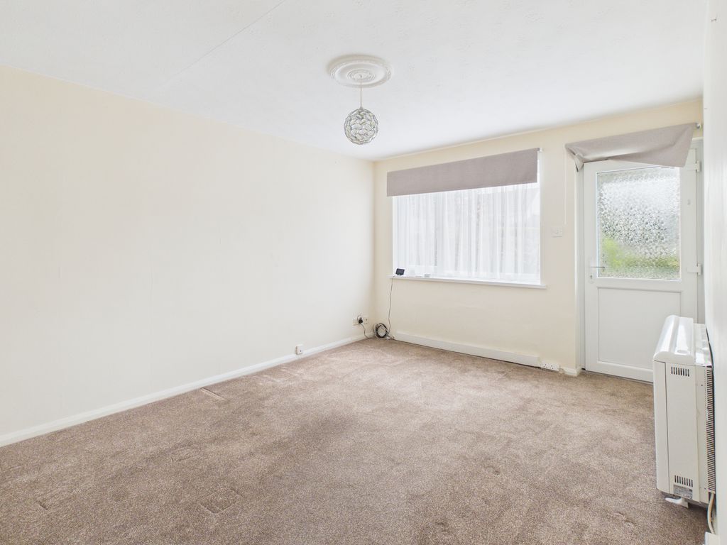 Property photo 2 of 10 Lounge/Dining Room