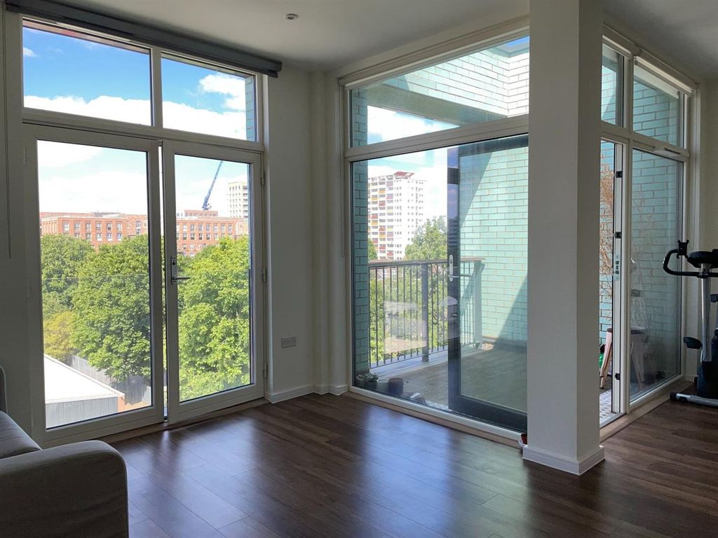 Property photo 3 of 9