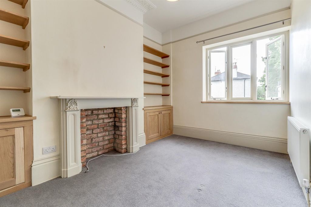 Property photo 3 of 7