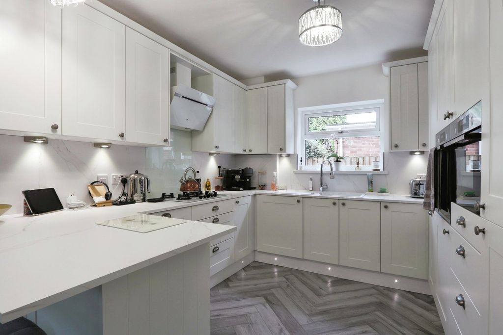 Property photo 2 of 19 3186745