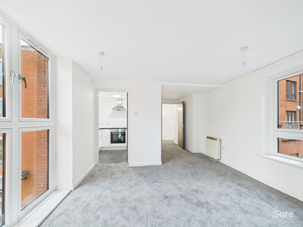 Property photo 3 of 9 Living Area