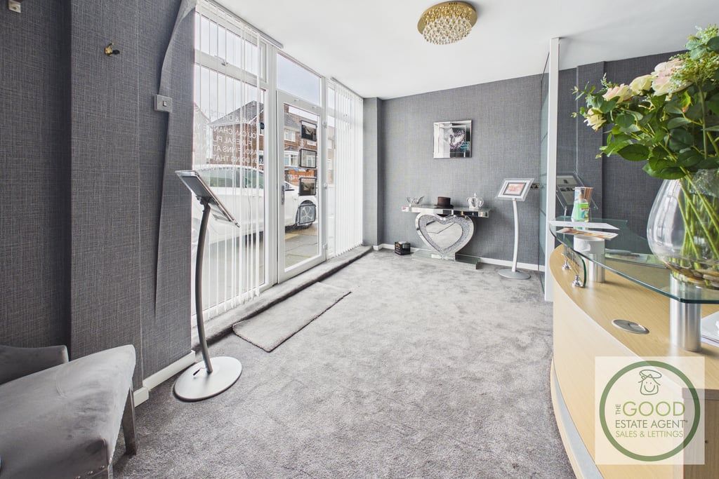 Property photo 3 of 6