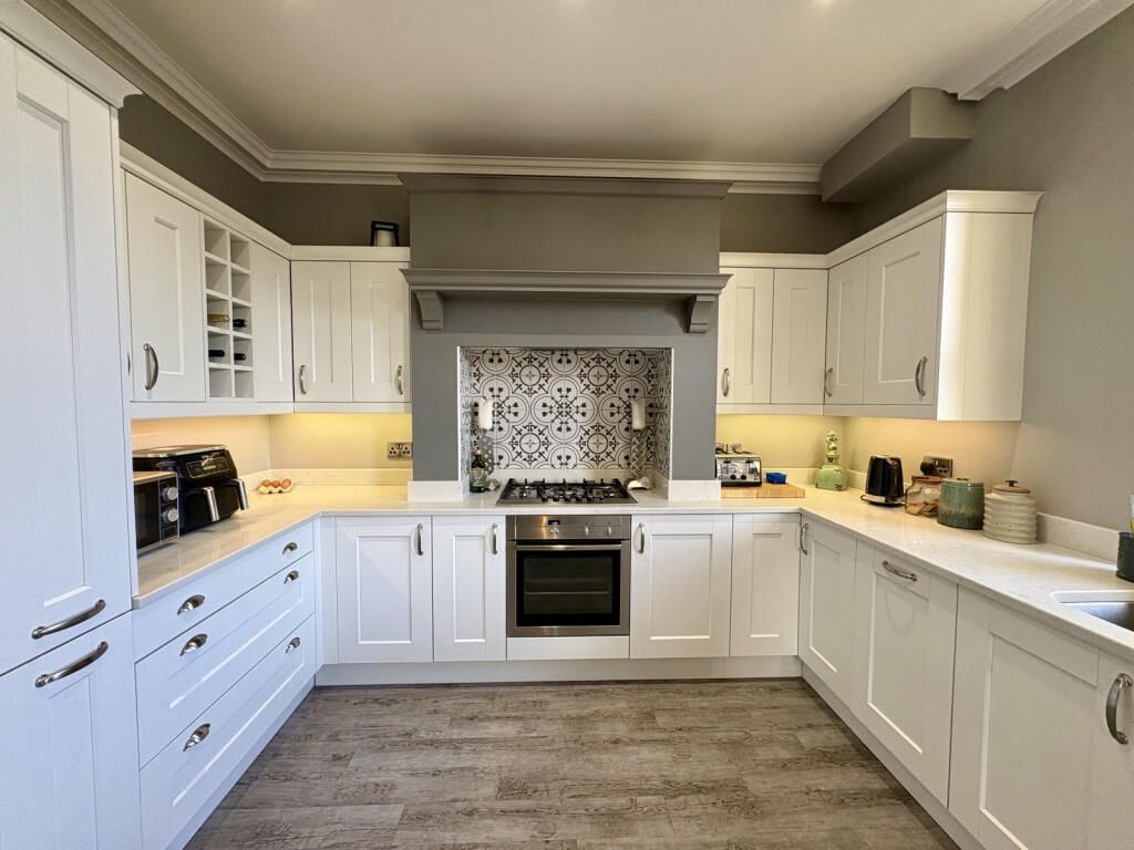 Property photo 3 of 6 Gallery