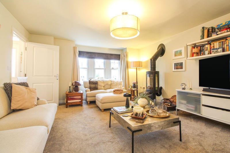 Property photo 2 of 23 Lounge