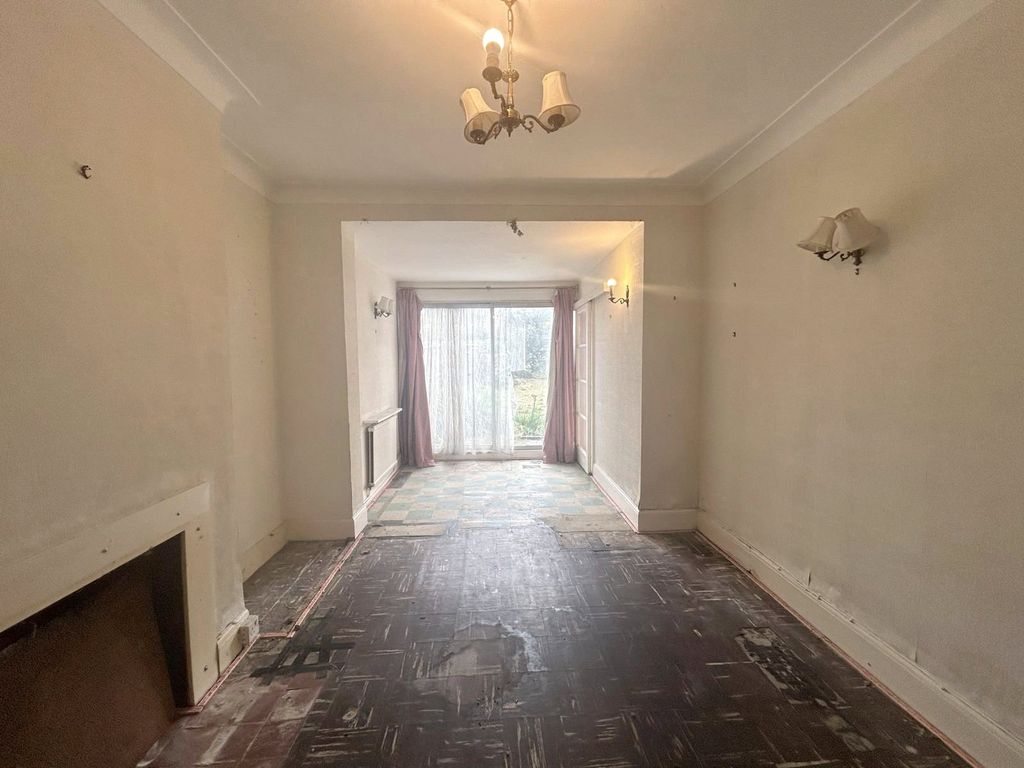 Property photo 2 of 13 Picture No. 32