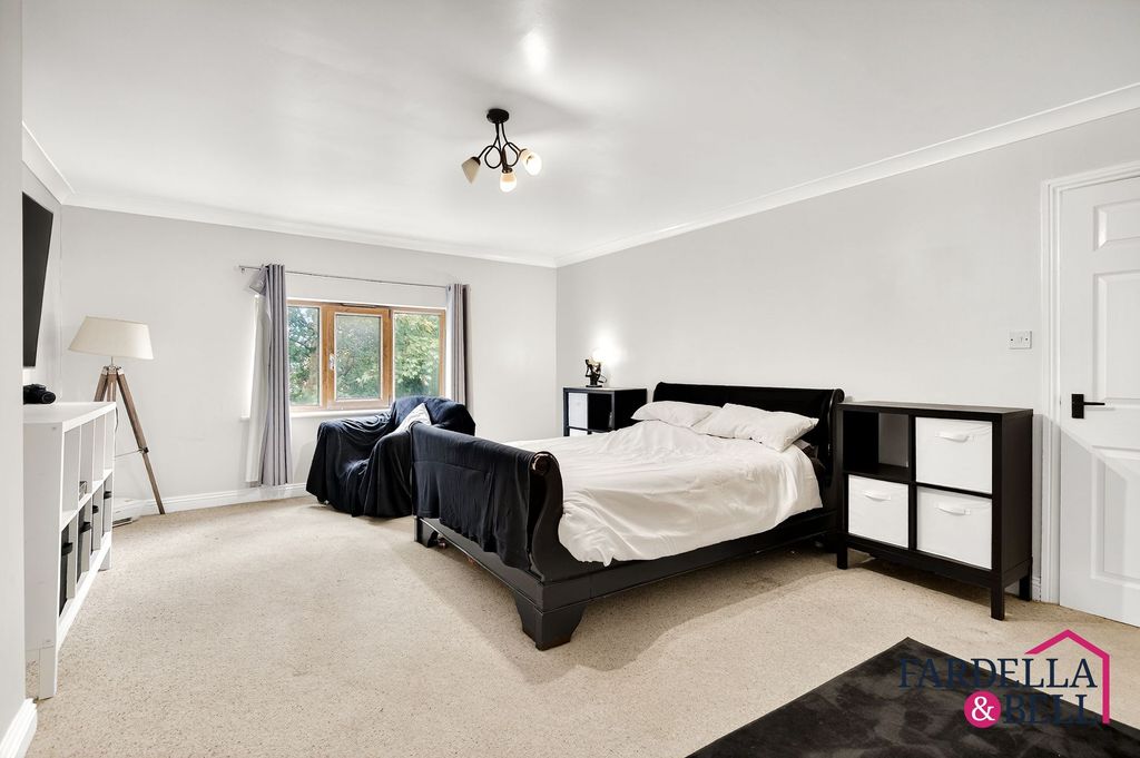 Property photo 3 of 66