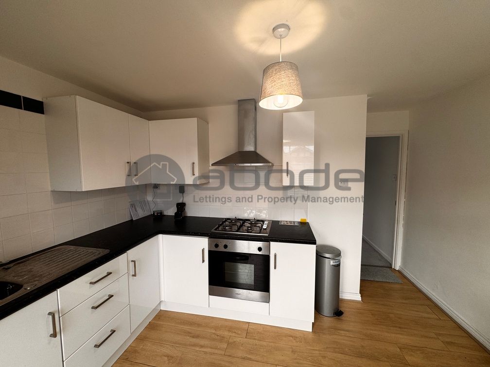 Property photo 1 of 11 Kitchen
