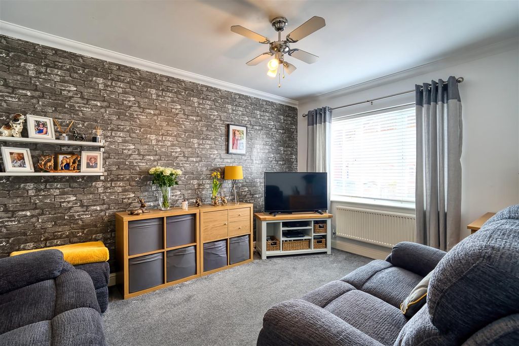 Property photo 3 of 8 Sitting Room