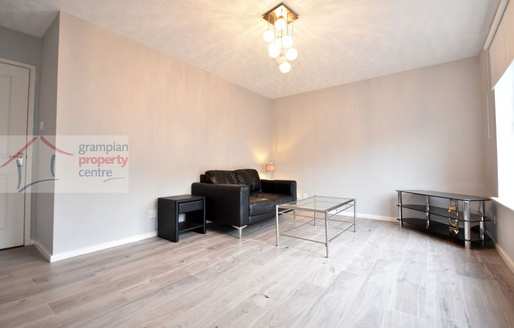 Property photo 3 of 18 Lounge 2 .Jpg