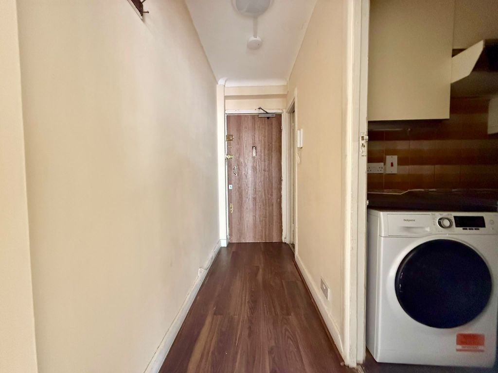 Property photo 1 of 5 1 Studio To Rent Park West, Edgware Road, London W2