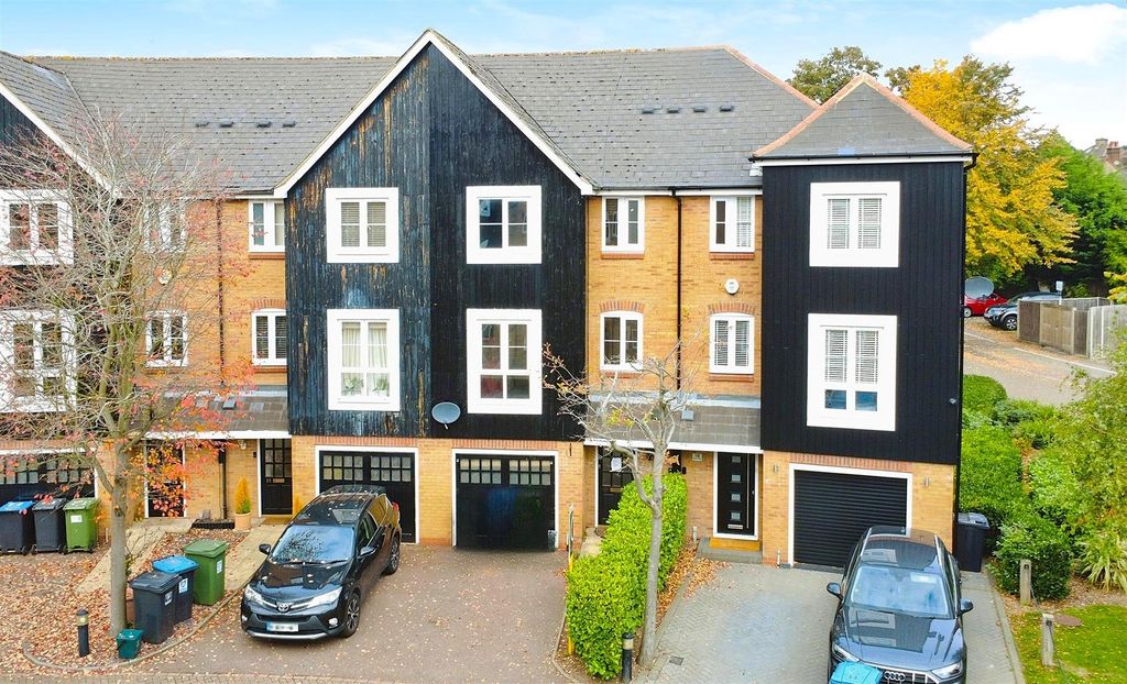 Property photo 1 of 17 User_Edited_Photo-0954Ab13_User-Edited-0Ecdb57B-12