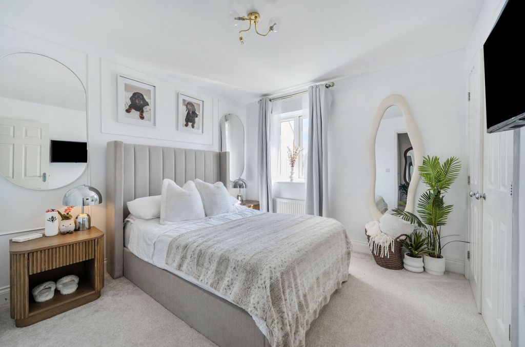 Property photo 3 of 11 1438648769d51913F1c8F