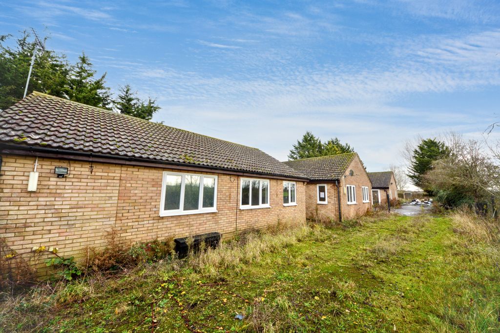 Property photo 2 of 25