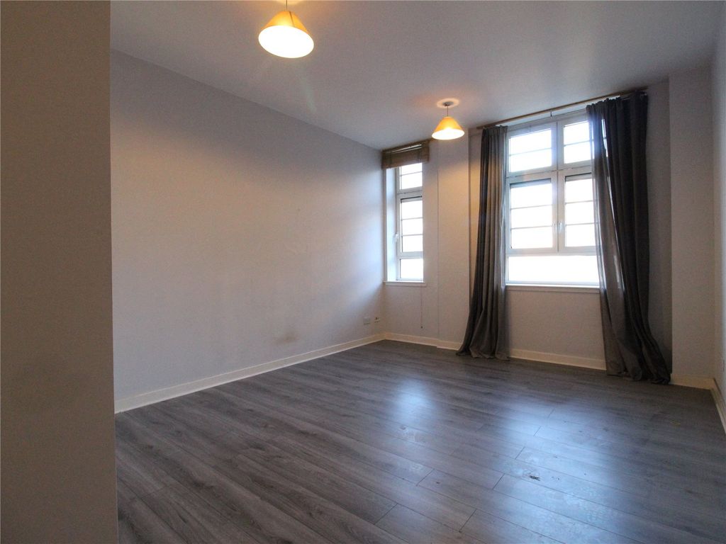 Property photo 2 of 10 Picture No. 04