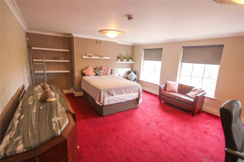 Property photo 2 of 15 Picture No. 33