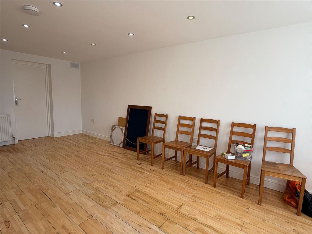 Property photo 3 of 9 Cr Gf Recep2.Jpg