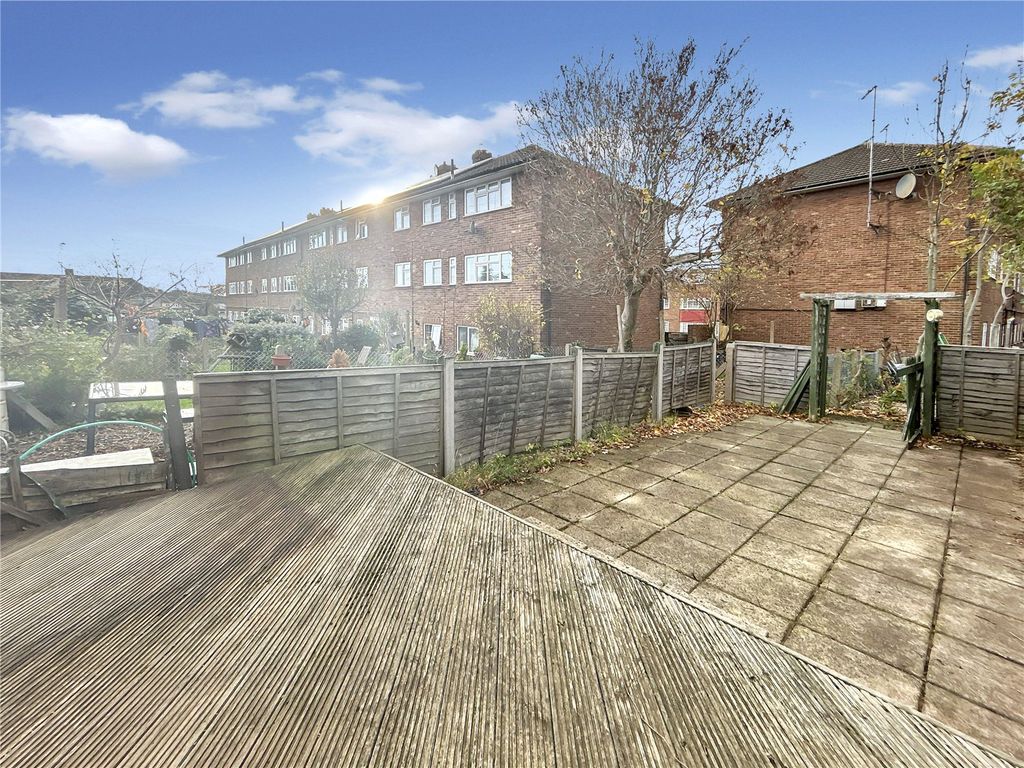 Property photo 3 of 19 Picture No. 05