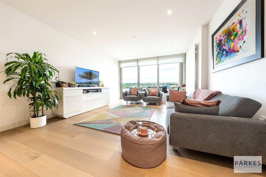 Property photo 2 of 18 Picture No. 25