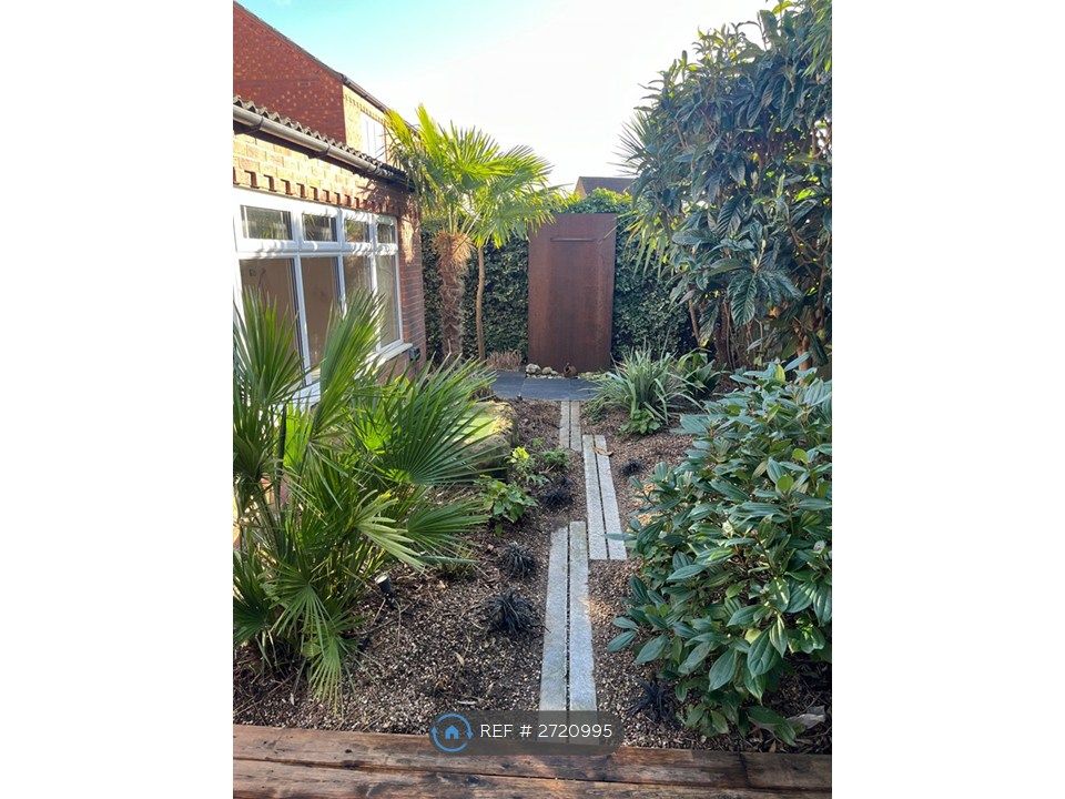 Property photo 2 of 27