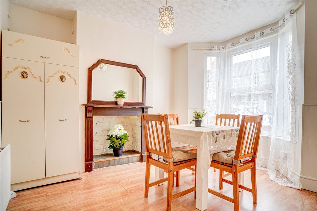 Property photo 2 of 10 Dining